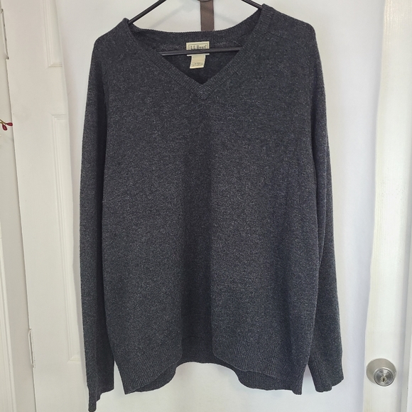 L.L.Bean Men's Classic Long Sleeve Pullover Sweater Size: XL Color: Grey - Picture 3 of 16